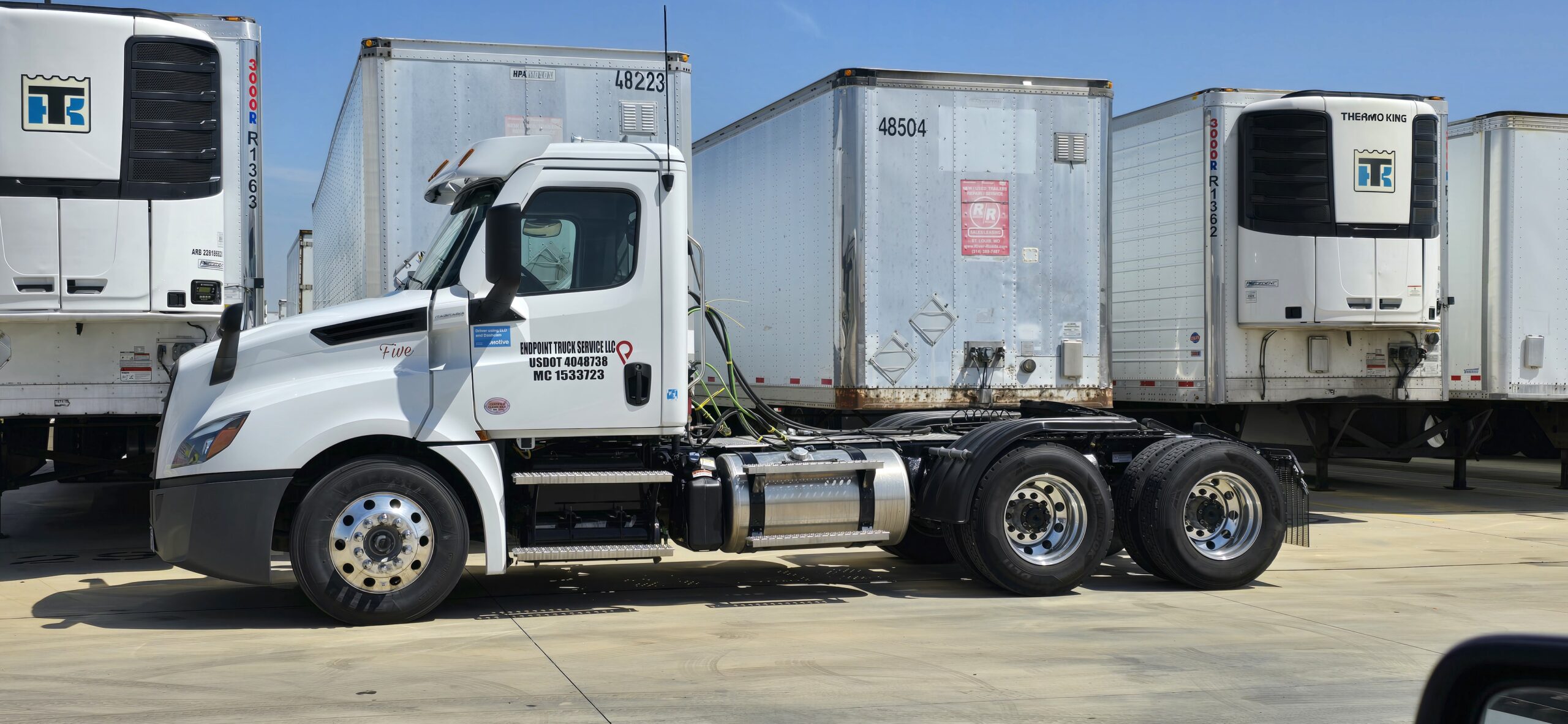 Endpoint Truck Service-2 Endpoint Tractor in River-Roads yard